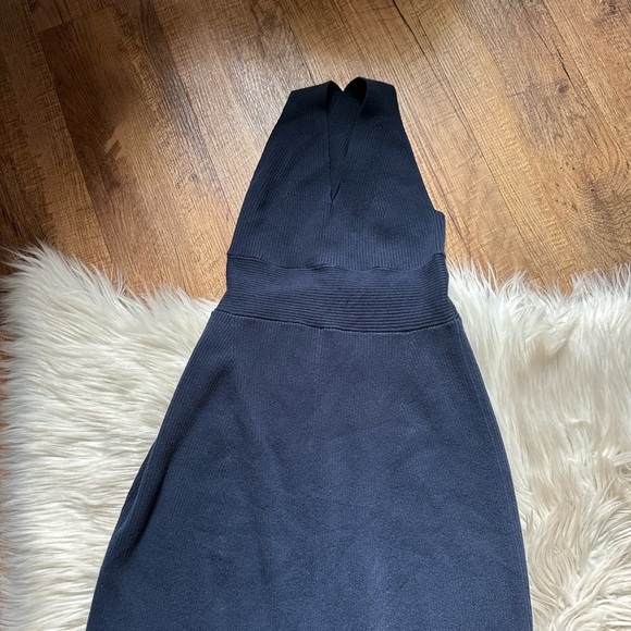 EVERLANE The Ribbed Cotton Cross-Back Dress In Navy - Picture 7 of 9